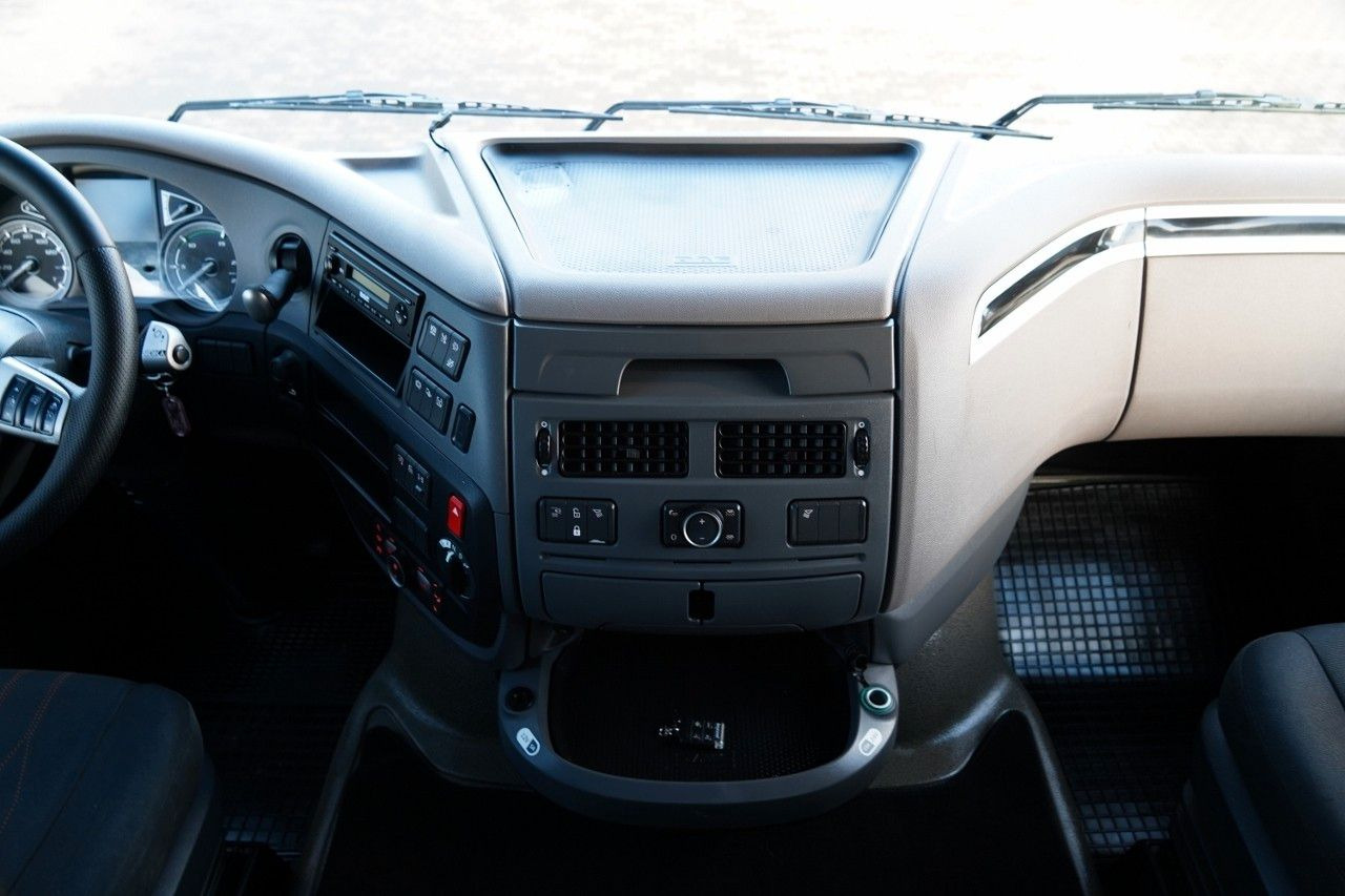 Контейнеровоз/ Змінний кузов вантажівка DAF XF 480 / BDF / 6X2 / ZESTAW TANDEM / SSC / I-PAR: фото 29 Контейнеровоз/ Змінний кузов вантажівка DAF XF 480 / BDF / 6X2 / ZESTAW TANDEM / SSC / I-PAR: фото 29