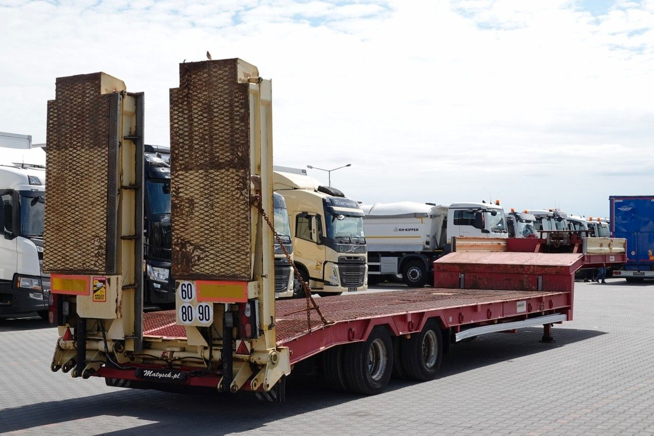 LAWETA NISKOPODWOZIOWA / NAJAZDY HYDRAULICZNE / - Низькорамна платформа напівпричіп: фото 5 LAWETA NISKOPODWOZIOWA / NAJAZDY HYDRAULICZNE / - Низькорамна платформа напівпричіп: фото 5