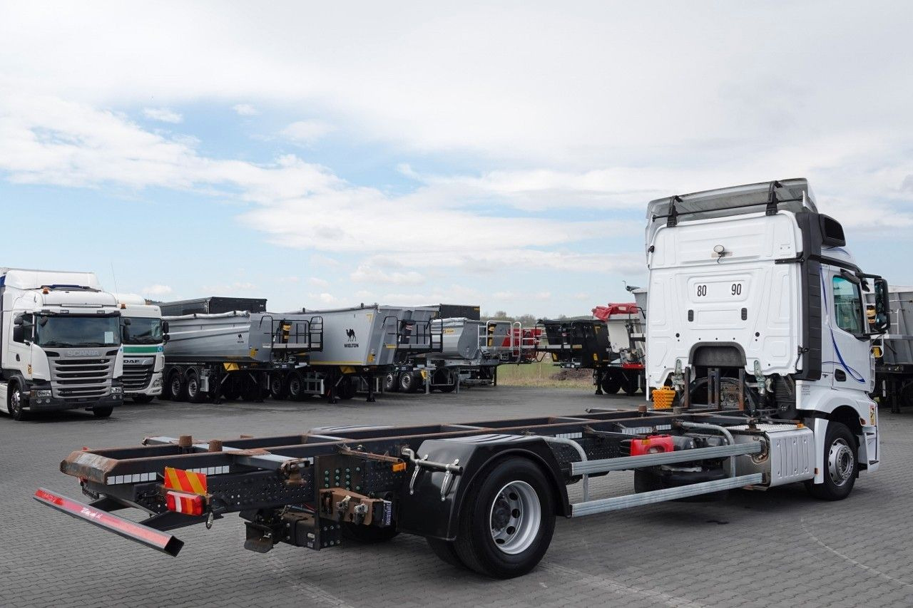 Mercedes-Benz ACTROS 1845 / BDF / DO PRZEWOZU KONTENERÓW / - Контейнеровоз/ Змінний кузов вантажівка: фото 4 Mercedes-Benz ACTROS 1845 / BDF / DO PRZEWOZU KONTENERÓW / - Контейнеровоз/ Змінний кузов вантажівка: фото 4