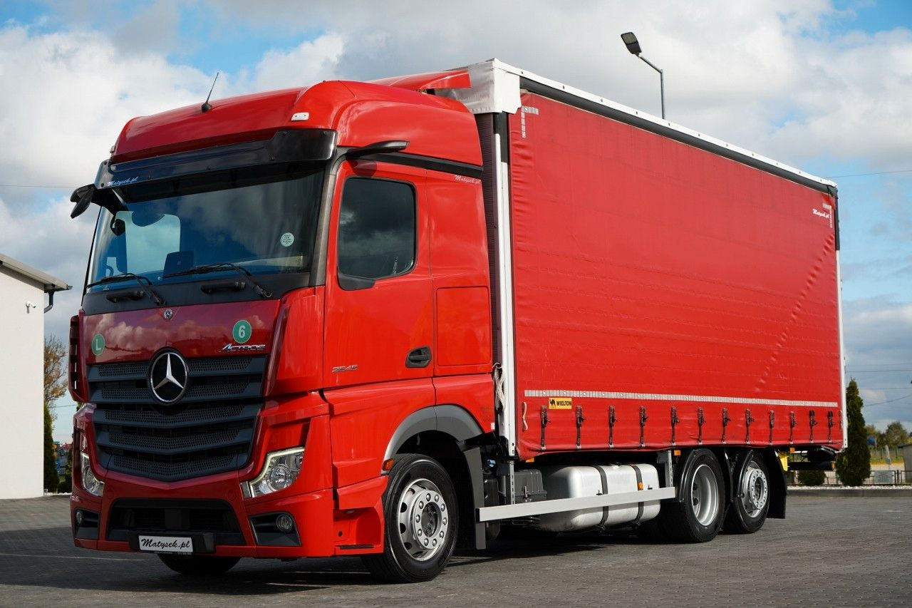 Mercedes-Benz ACTROS 2545 / SOLÓWKA / 6x2 / OŚ PODNOSZONA / B - Тентована вантажівка: фото 1 Mercedes-Benz ACTROS 2545 / SOLÓWKA / 6x2 / OŚ PODNOSZONA / B - Тентована вантажівка: фото 1