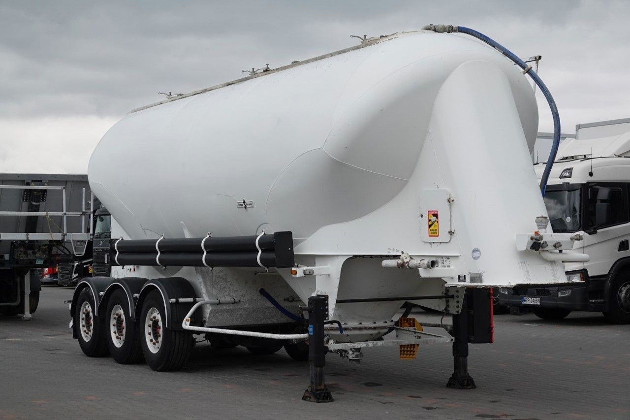 Spitzer CEMENTONACZEPA / 37 000 L / SILOS / 3 KOMORY - Напівпричіп цистерна для сипучих вантажів: фото 1 Spitzer CEMENTONACZEPA / 37 000 L / SILOS / 3 KOMORY - Напівпричіп цистерна для сипучих вантажів: фото 1