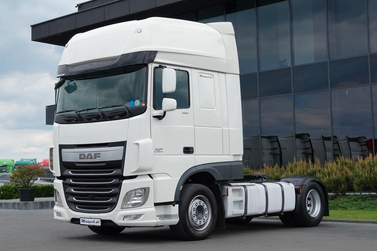 DAF XF 460 / SUPER SPACE CAB / EURO 6 / 2015 YEAR - Тягач: фото 1 DAF XF 460 / SUPER SPACE CAB / EURO 6 / 2015 YEAR - Тягач: фото 1