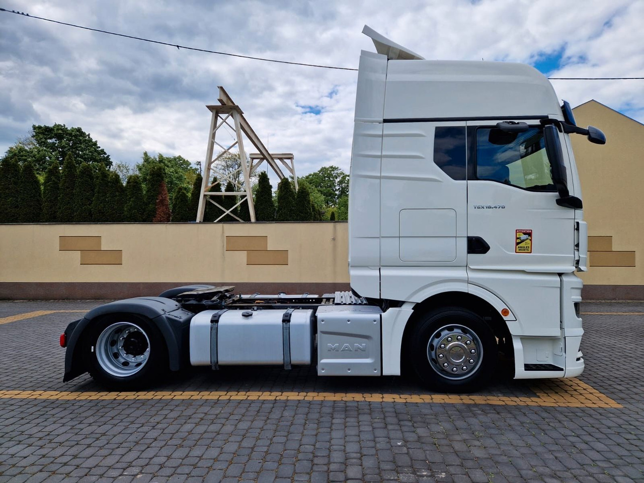 MAN TGX 18.470 / MEGA / XXL / LOWDECK / EURO 6 / - Тягач: фото 3 MAN TGX 18.470 / MEGA / XXL / LOWDECK / EURO 6 / - Тягач: фото 3