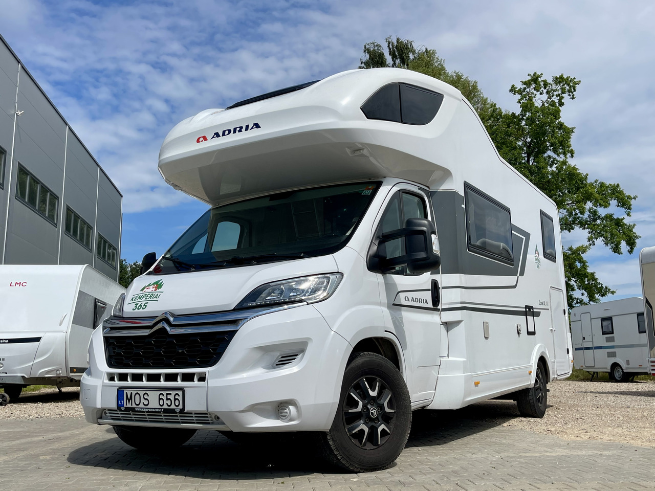 ADRIA - Альковний автобудинок: фото 2 ADRIA - Альковний автобудинок: фото 2