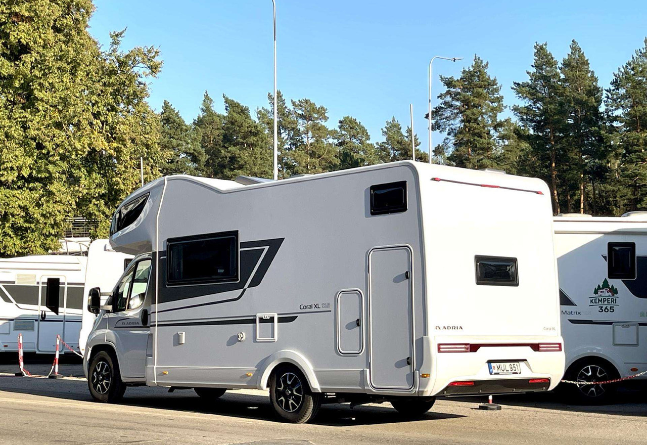 Adria Coral XL 650DK - Альковний автобудинок: фото 3 Adria Coral XL 650DK - Альковний автобудинок: фото 3