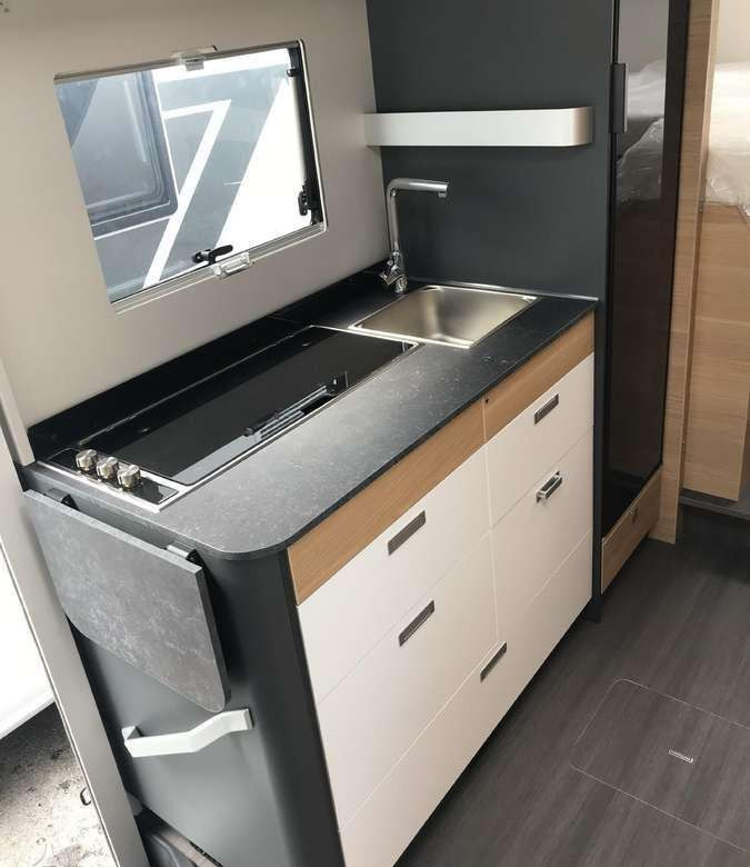 Adria Sonic 600SL - Інтегрований автобудинок: фото 4 Adria Sonic 600SL - Інтегрований автобудинок: фото 4
