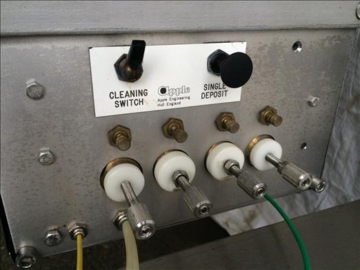Apple Engineering MD65 Four head pneumatic depositor - Обладнання для харчової промисловості: фото 5 Apple Engineering MD65 Four head pneumatic depositor - Обладнання для харчової промисловості: фото 5