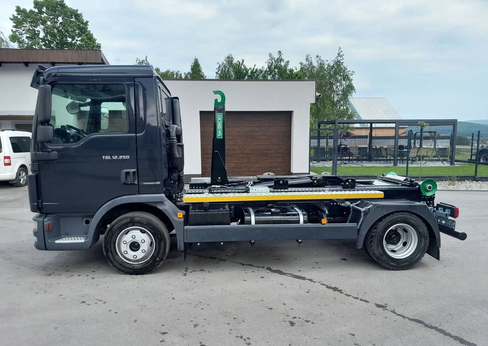 MAN TGL 12.250 nowe urządzenie hakowe SKIBICKI HKS 8/3300 ATEGO / TGM - Гаковий мультиліфт вантажівка: фото 1 MAN TGL 12.250 nowe urządzenie hakowe SKIBICKI HKS 8/3300 ATEGO / TGM - Гаковий мультиліфт вантажівка: фото 1