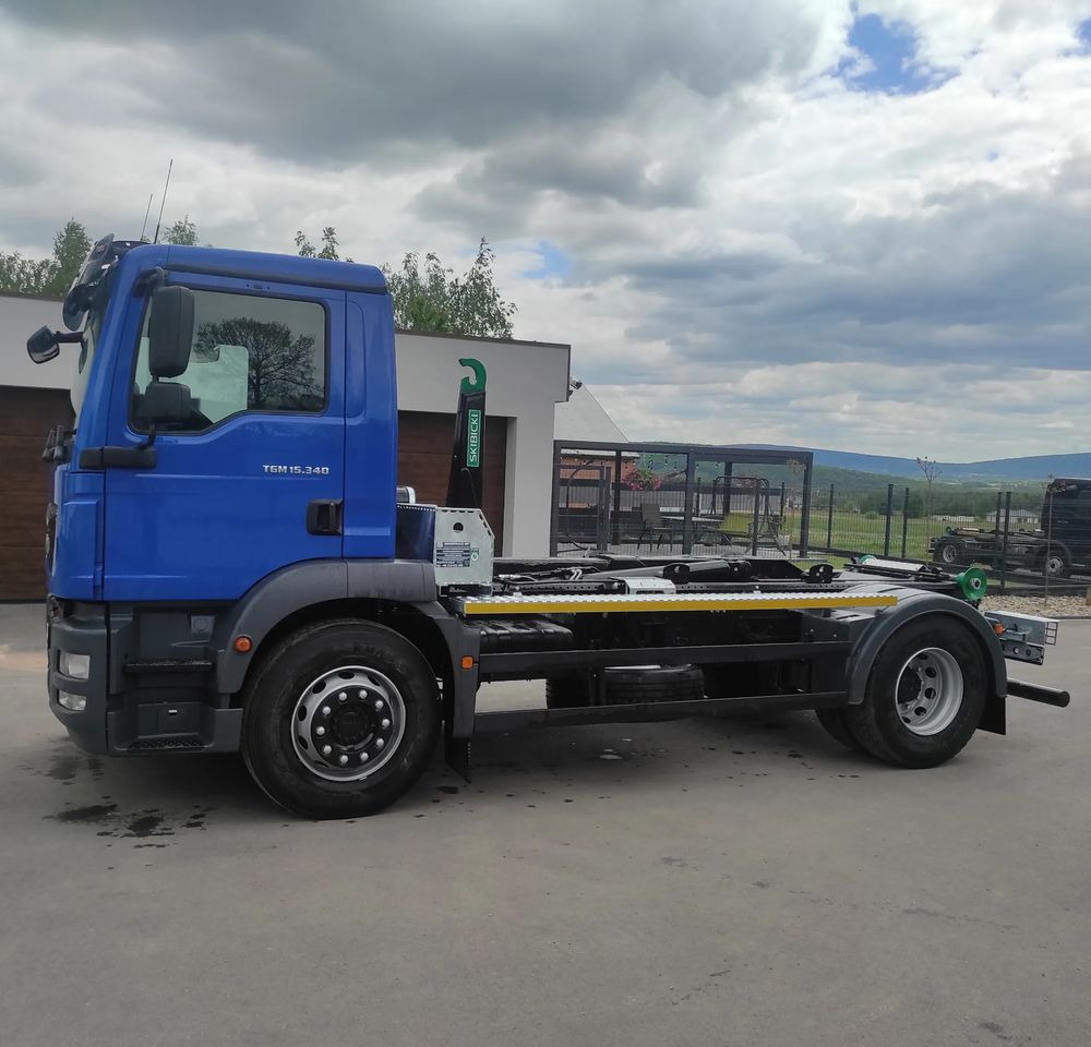 MAN TGM 18.340 urządzenie hakowe AXOR - Гаковий мультиліфт вантажівка: фото 1 MAN TGM 18.340 urządzenie hakowe AXOR - Гаковий мультиліфт вантажівка: фото 1
