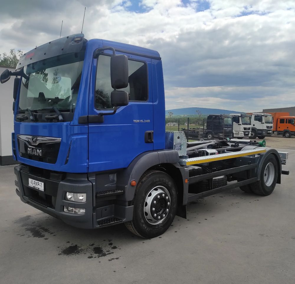 MAN TGM 18.340 urządzenie hakowe AXOR - Гаковий мультиліфт вантажівка: фото 2 MAN TGM 18.340 urządzenie hakowe AXOR - Гаковий мультиліфт вантажівка: фото 2
