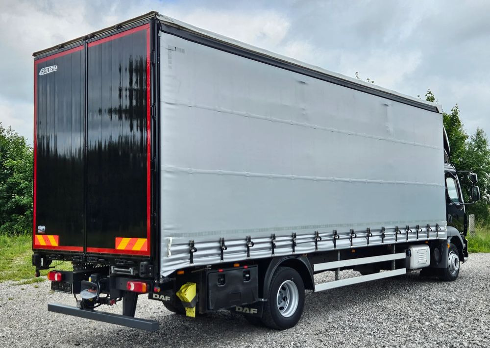 DAF LF 290 / WINDA / 16TON DMC / FIRANKA / AUTOMAT / JEDEN WŁAŚCICIE / EURO 6 / 2019 / SPROWADZONY / 20PALET / NISKI PRZEBIEG / DUŻA ŁADOWNOŚĆ / JAK NOWY - Тентована вантажівка: фото 4 DAF LF 290 / WINDA / 16TON DMC / FIRANKA / AUTOMAT / JEDEN WŁAŚCICIE / EURO 6 / 2019 / SPROWADZONY / 20PALET / NISKI PRZEBIEG / DUŻA ŁADOWNOŚĆ / JAK NOWY - Тентована вантажівка: фото 4