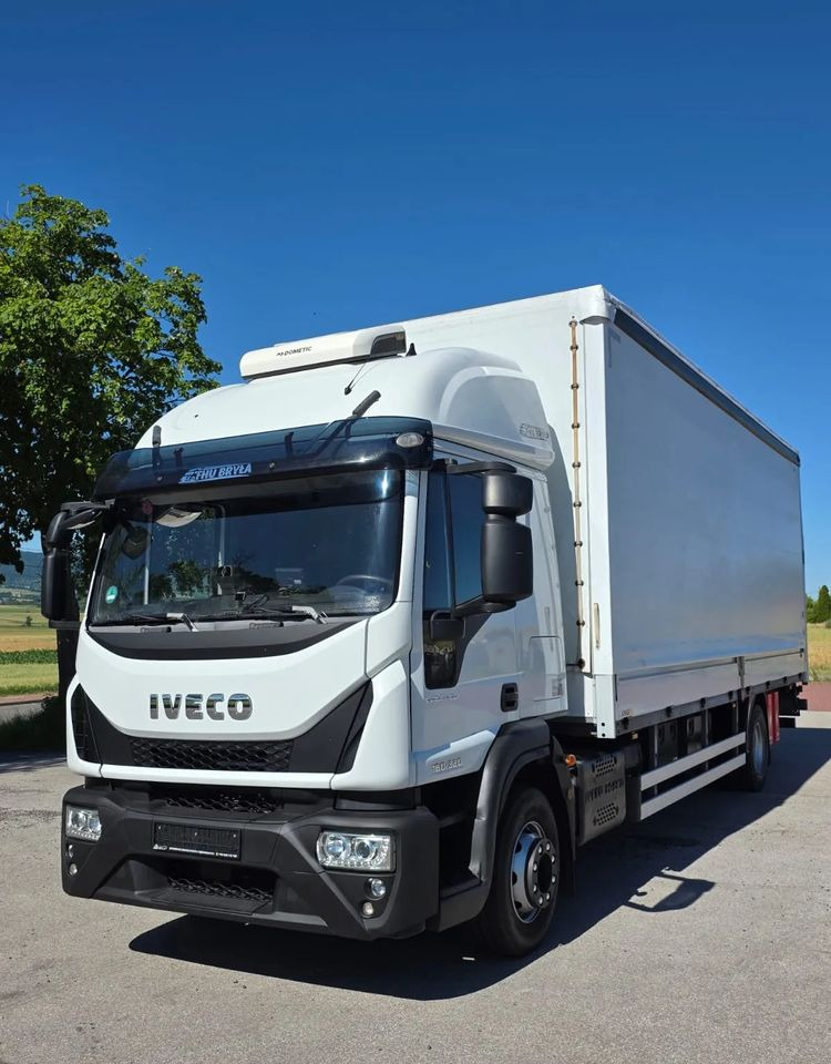 Iveco EUROCARGO 160E320/FIRANKA/WINDA/AUTOMAT/NISKI PRZEBIEG/E6/SPROWADZONY/PIERWSZY WŁAŚCICIEL - Тентована вантажівка: фото 1 Iveco EUROCARGO 160E320/FIRANKA/WINDA/AUTOMAT/NISKI PRZEBIEG/E6/SPROWADZONY/PIERWSZY WŁAŚCICIEL - Тентована вантажівка: фото 1