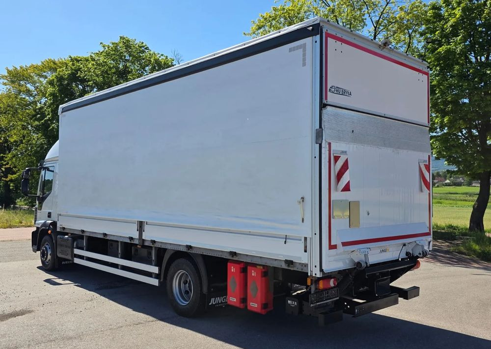 Iveco EUROCARGO 160E320/FIRANKA/WINDA/AUTOMAT/NISKI PRZEBIEG/E6/SPROWADZONY/PIERWSZY WŁAŚCICIEL - Тентована вантажівка: фото 3 Iveco EUROCARGO 160E320/FIRANKA/WINDA/AUTOMAT/NISKI PRZEBIEG/E6/SPROWADZONY/PIERWSZY WŁAŚCICIEL - Тентована вантажівка: фото 3