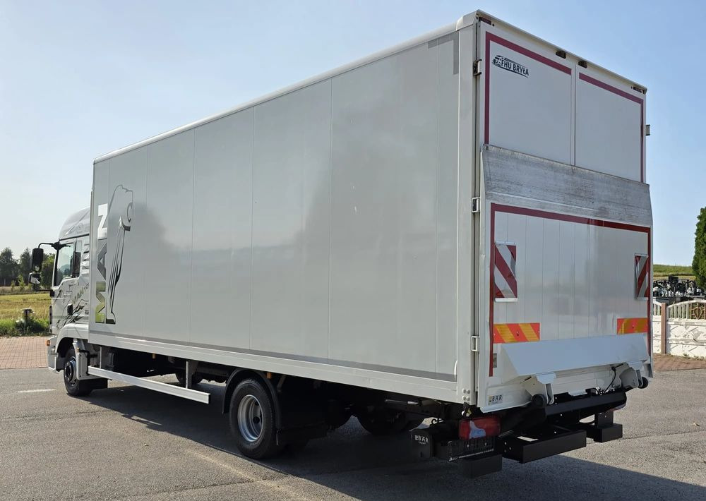 MAN TGL 12.250 / KONTENER / IZOTERMA / WINDA / 2019R / EURO 6 / PEŁEN SERWIS / 6 TON ŁADOWNOŚĆ / SPROWADZONY / ZADBANY / JAK NOWY / KSIĄŻKA SERWISOWA / E6 / 17 PALET - Вантажівка з закритим кузовом: фото 5 MAN TGL 12.250 / KONTENER / IZOTERMA / WINDA / 2019R / EURO 6 / PEŁEN SERWIS / 6 TON ŁADOWNOŚĆ / SPROWADZONY / ZADBANY / JAK NOWY / KSIĄŻKA SERWISOWA / E6 / 17 PALET - Вантажівка з закритим кузовом: фото 5