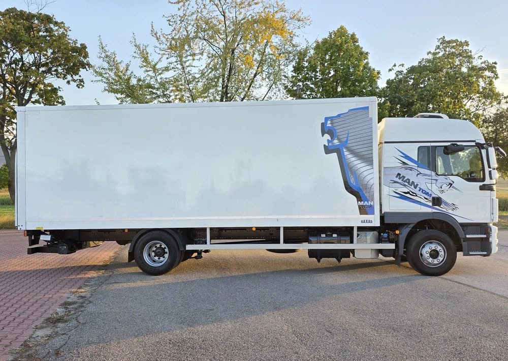 Вантажівка з закритим кузовом MAN TGM 15.290 / TGL / KONTENER / IZOTERMA / WINDA / KLIMA POSTOJOWA / 2019R / EURO 6 / PEŁEN SERWIS / 8200KG ŁADOWNOŚĆ / SPROWADZONY / ZADBANY / JAK NOWY / KSIĄŻKA SERWISOWA / E6 / 18 PALET: фото 10 Вантажівка з закритим кузовом MAN TGM 15.290 / TGL / KONTENER / IZOTERMA / WINDA / KLIMA POSTOJOWA / 2019R / EURO 6 / PEŁEN SERWIS / 8200KG ŁADOWNOŚĆ / SPROWADZONY / ZADBANY / JAK NOWY / KSIĄŻKA SERWISOWA / E6 / 18 PALET: фото 10