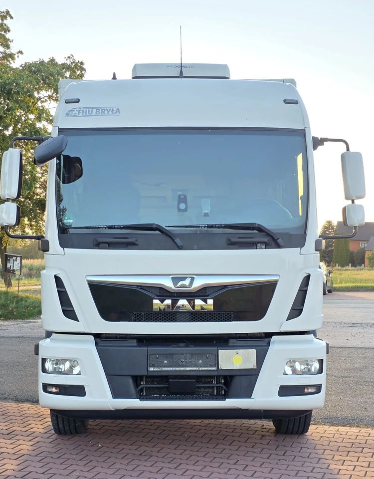 MAN TGM 15.290 / TGL / KONTENER / IZOTERMA / WINDA / KLIMA POSTOJOWA / 2019R / EURO 6 / PEŁEN SERWIS / 8200KG ŁADOWNOŚĆ / SPROWADZONY / ZADBANY / JAK NOWY / KSIĄŻKA SERWISOWA / E6 / 18 PALET - Вантажівка з закритим кузовом: фото 5 MAN TGM 15.290 / TGL / KONTENER / IZOTERMA / WINDA / KLIMA POSTOJOWA / 2019R / EURO 6 / PEŁEN SERWIS / 8200KG ŁADOWNOŚĆ / SPROWADZONY / ZADBANY / JAK NOWY / KSIĄŻKA SERWISOWA / E6 / 18 PALET - Вантажівка з закритим кузовом: фото 5