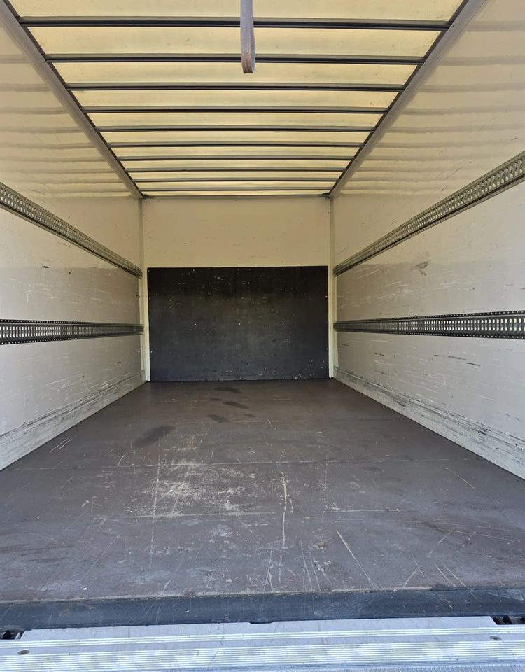 Вантажівка з закритим кузовом MAN TGM 15.290 / TGL / KONTENER / IZOTERMA / WINDA / KLIMA POSTOJOWA / 2019R / EURO 6 / PEŁEN SERWIS / 8200KG ŁADOWNOŚĆ / SPROWADZONY / ZADBANY / JAK NOWY / KSIĄŻKA SERWISOWA / E6 / 18 PALET: фото 13 Вантажівка з закритим кузовом MAN TGM 15.290 / TGL / KONTENER / IZOTERMA / WINDA / KLIMA POSTOJOWA / 2019R / EURO 6 / PEŁEN SERWIS / 8200KG ŁADOWNOŚĆ / SPROWADZONY / ZADBANY / JAK NOWY / KSIĄŻKA SERWISOWA / E6 / 18 PALET: фото 13