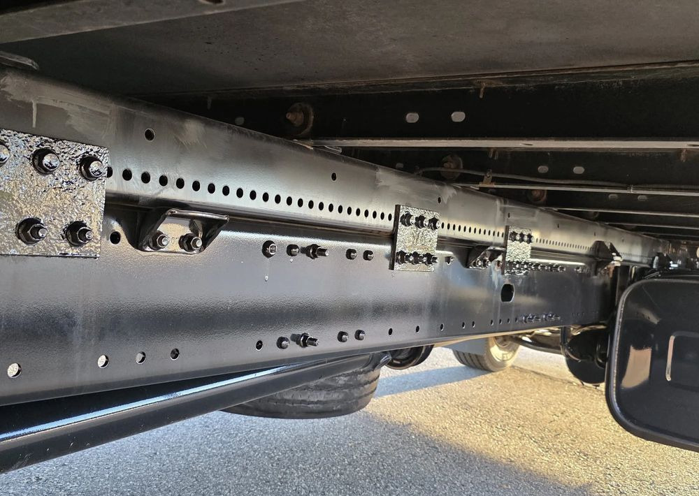 Вантажівка з закритим кузовом MAN TGM 15.290 / TGL / KONTENER / IZOTERMA / WINDA / KLIMA POSTOJOWA / 2019R / EURO 6 / PEŁEN SERWIS / 8200KG ŁADOWNOŚĆ / SPROWADZONY / ZADBANY / JAK NOWY / KSIĄŻKA SERWISOWA / E6 / 18 PALET: фото 18 Вантажівка з закритим кузовом MAN TGM 15.290 / TGL / KONTENER / IZOTERMA / WINDA / KLIMA POSTOJOWA / 2019R / EURO 6 / PEŁEN SERWIS / 8200KG ŁADOWNOŚĆ / SPROWADZONY / ZADBANY / JAK NOWY / KSIĄŻKA SERWISOWA / E6 / 18 PALET: фото 18