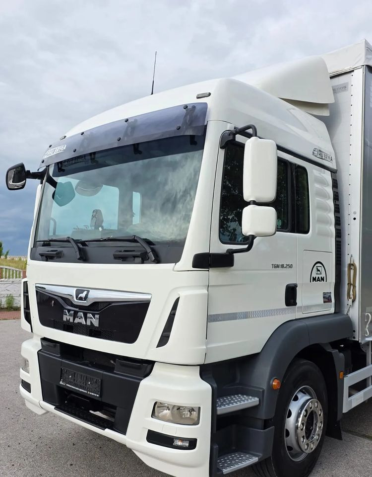 MAN TGM 18.290 / 18.250 /E6 / 22 PALETY / AUTOMAT / ZSUWANY DACH ORAZ BOKI / 9700 ŁADOWNOŚĆ / SERWISOWANY / NISKI PRZEBIEG / WINDA / FIRANKA / SPROWADZONY / 2019 / 335 TYŚ PRZEBIEG / PIERWSZY WŁAŚCIC - Тентована вантажівка: фото 5 MAN TGM 18.290 / 18.250 /E6 / 22 PALETY / AUTOMAT / ZSUWANY DACH ORAZ BOKI / 9700 ŁADOWNOŚĆ / SERWISOWANY / NISKI PRZEBIEG / WINDA / FIRANKA / SPROWADZONY / 2019 / 335 TYŚ PRZEBIEG / PIERWSZY WŁAŚCIC - Тентована вантажівка: фото 5