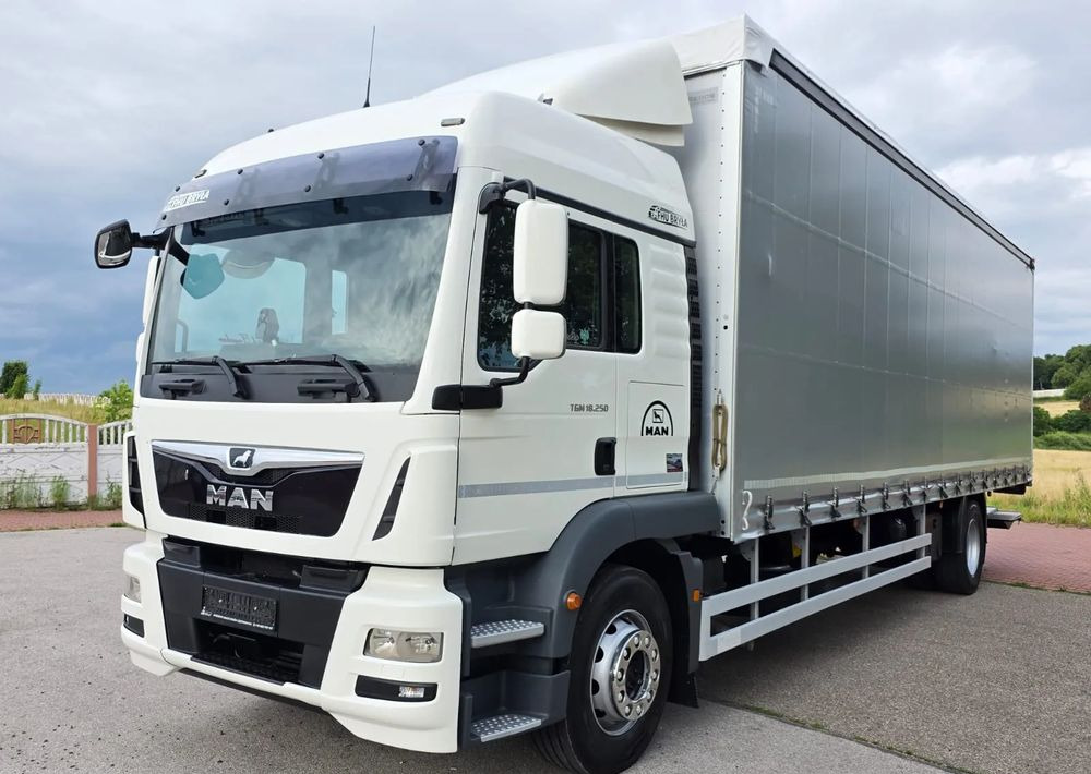 MAN TGM 18.290 / 18.250 /E6 / 22 PALETY / AUTOMAT / ZSUWANY DACH ORAZ BOKI / 9700 ŁADOWNOŚĆ / SERWISOWANY / NISKI PRZEBIEG / WINDA / FIRANKA / SPROWADZONY / 2019 / 335 TYŚ PRZEBIEG / PIERWSZY WŁAŚCIC - Тентована вантажівка: фото 1 MAN TGM 18.290 / 18.250 /E6 / 22 PALETY / AUTOMAT / ZSUWANY DACH ORAZ BOKI / 9700 ŁADOWNOŚĆ / SERWISOWANY / NISKI PRZEBIEG / WINDA / FIRANKA / SPROWADZONY / 2019 / 335 TYŚ PRZEBIEG / PIERWSZY WŁAŚCIC - Тентована вантажівка: фото 1