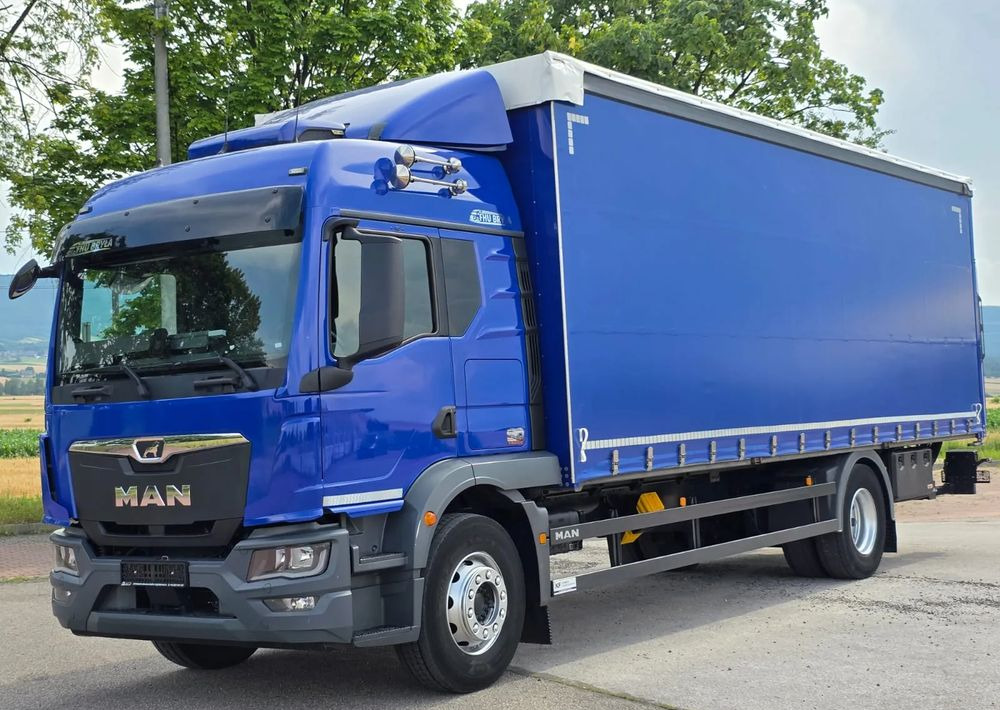 MAN TGM 18.320 / 18.290 / NOWY MODEL / E6 / 20PALET / 9200 ŁADOWNOŚĆ / SERWISOWANY / NISKI PRZEBIEG / WINDA / FIRANKA / SPROWADZONY / 2021 / NISKI PRZEBIEG /PIERWSZY WŁAŚCICIEL/ - Тентована вантажівка: фото 1 MAN TGM 18.320 / 18.290 / NOWY MODEL / E6 / 20PALET / 9200 ŁADOWNOŚĆ / SERWISOWANY / NISKI PRZEBIEG / WINDA / FIRANKA / SPROWADZONY / 2021 / NISKI PRZEBIEG /PIERWSZY WŁAŚCICIEL/ - Тентована вантажівка: фото 1