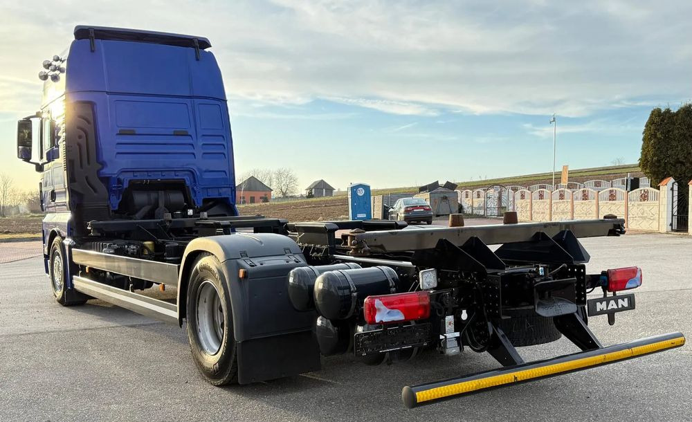 MAN TGX 18.430/SPROWADZONY/DO ŻYWCA/DO BYDŁA/2020/KLIMA POSTOJOWA/SERWISOWANY/JAK NOWY/NISKI PRZEBIEG/RAMA/BDF/E6 - Вантажівка шасі: фото 4 MAN TGX 18.430/SPROWADZONY/DO ŻYWCA/DO BYDŁA/2020/KLIMA POSTOJOWA/SERWISOWANY/JAK NOWY/NISKI PRZEBIEG/RAMA/BDF/E6 - Вантажівка шасі: фото 4