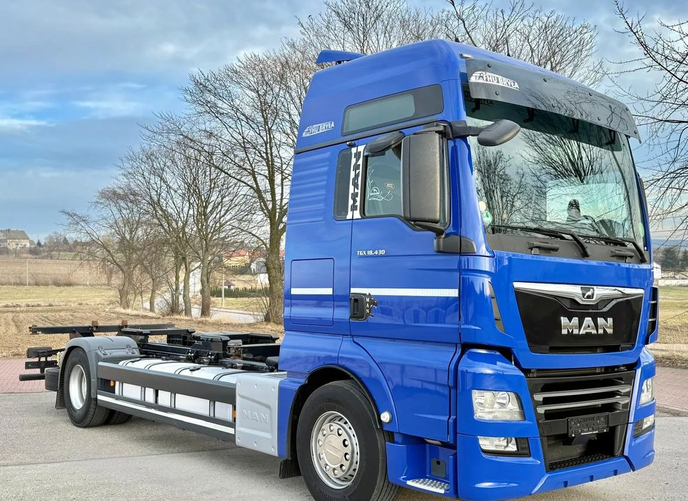 MAN TGX 18.430/SPROWADZONY/DO ŻYWCA/DO BYDŁA/2020/KLIMA POSTOJOWA/SERWISOWANY/JAK NOWY/NISKI PRZEBIEG/RAMA/BDF/E6 - Вантажівка шасі: фото 1 MAN TGX 18.430/SPROWADZONY/DO ŻYWCA/DO BYDŁA/2020/KLIMA POSTOJOWA/SERWISOWANY/JAK NOWY/NISKI PRZEBIEG/RAMA/BDF/E6 - Вантажівка шасі: фото 1