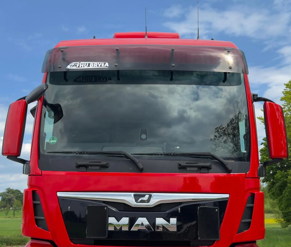 MAN TGX 26.500 / LIFT / 6X2 / KLIMA POSTOJOWA / 18PALET / E6 / FIRANKA / 18 TON ŁADOWNOŚĆ / WINDA / NISKI PRZEBIEG / JEDEN WŁAŚCICIEL / PODWIESZANA OŚ - Тентована вантажівка: фото 4 MAN TGX 26.500 / LIFT / 6X2 / KLIMA POSTOJOWA / 18PALET / E6 / FIRANKA / 18 TON ŁADOWNOŚĆ / WINDA / NISKI PRZEBIEG / JEDEN WŁAŚCICIEL / PODWIESZANA OŚ - Тентована вантажівка: фото 4