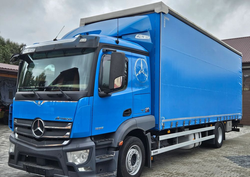 Mercedes-Benz ACTROS 1835 / FIRANKA / WINDA / 19 EUROPALET / AUTOMAT / Z NIEMIEC / 2016/DUŻA ŁADOWNOŚĆ - Тентована вантажівка: фото 2 Mercedes-Benz ACTROS 1835 / FIRANKA / WINDA / 19 EUROPALET / AUTOMAT / Z NIEMIEC / 2016/DUŻA ŁADOWNOŚĆ - Тентована вантажівка: фото 2