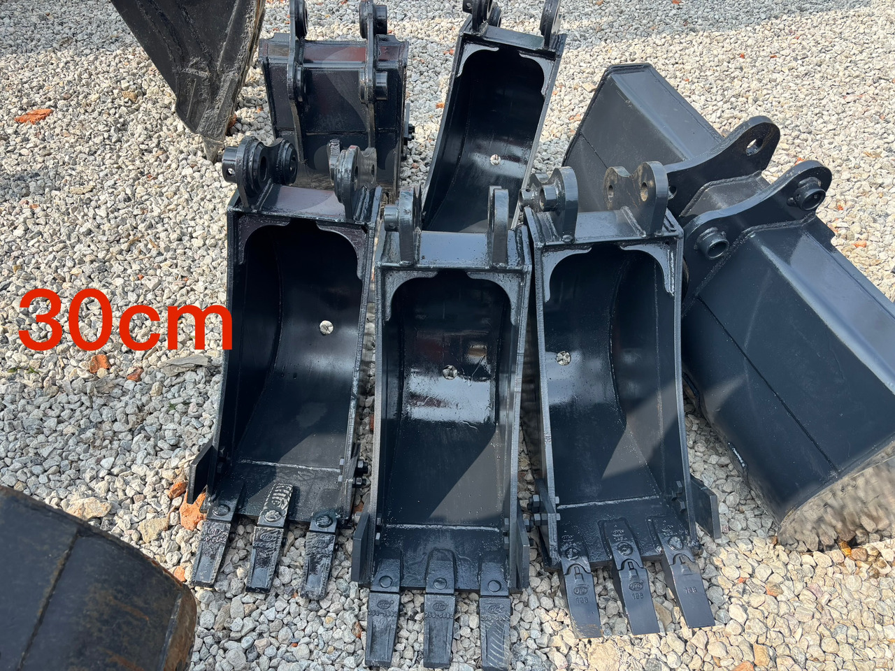 30cm bucket - Ківш екскаватора в категорії Міні-екскаватори: фото 1 30cm bucket - Ківш екскаватора в категорії Міні-екскаватори: фото 1