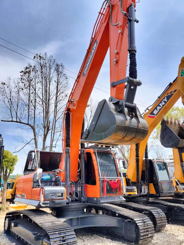 Doosan DX 300 Korea imports doosan DX300 - Гусеничний екскаватор: фото 5 Doosan DX 300 Korea imports doosan DX300 - Гусеничний екскаватор: фото 5