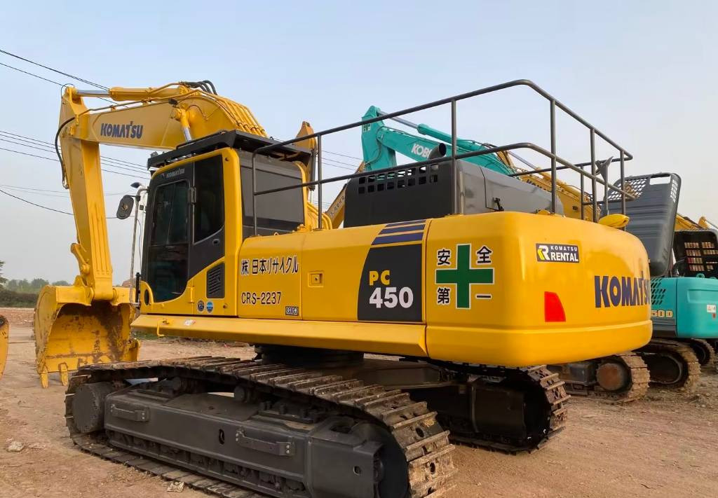 KOMATSU PC 450-8 - Гусеничний екскаватор: фото 1 KOMATSU PC 450-8 - Гусеничний екскаватор: фото 1