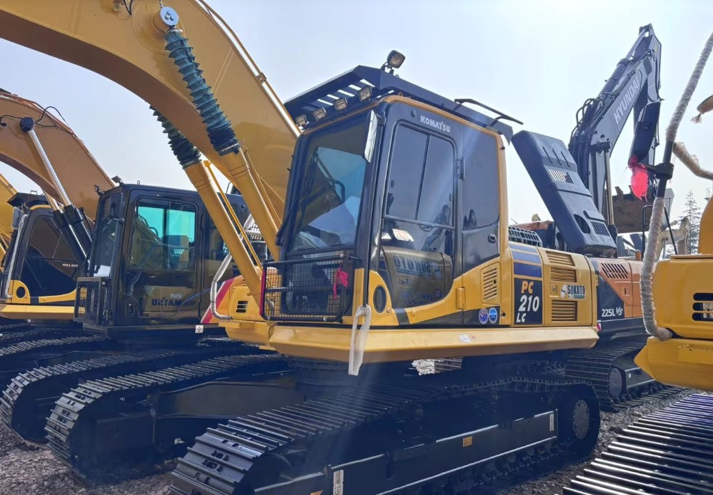 Komatsu PC 210 LC-8 - Гусеничний екскаватор: фото 1 Komatsu PC 210 LC-8 - Гусеничний екскаватор: фото 1