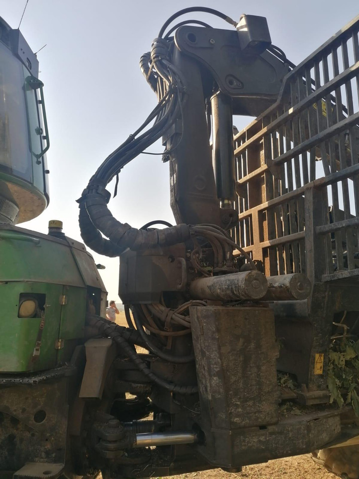 Форвардер JOHN DEERE 1910E: фото 6