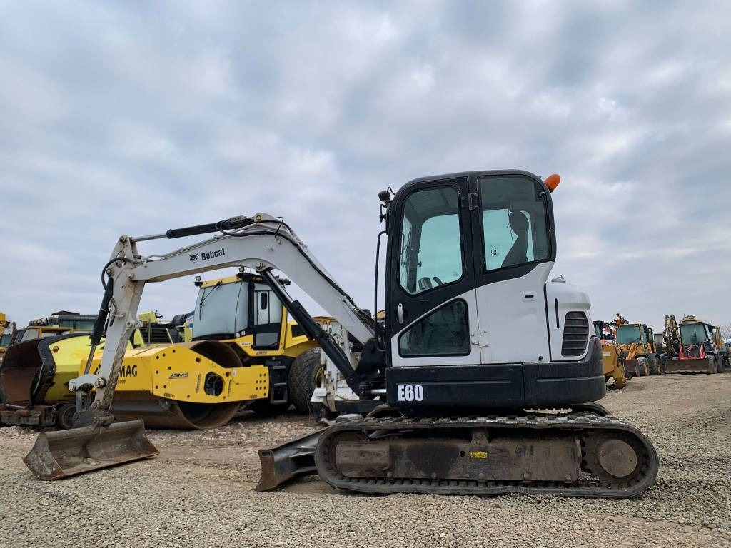 Bobcat E 60 - Міні-екскаватор: фото 2 Bobcat E 60 - Міні-екскаватор: фото 2