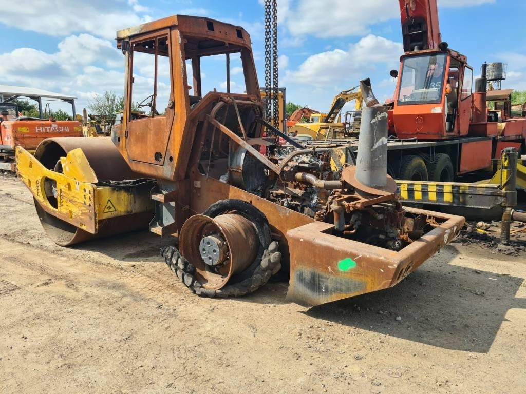 Bomag BW 213 D H-4 FOR PARTS - Компактор: фото 2 Bomag BW 213 D H-4 FOR PARTS - Компактор: фото 2