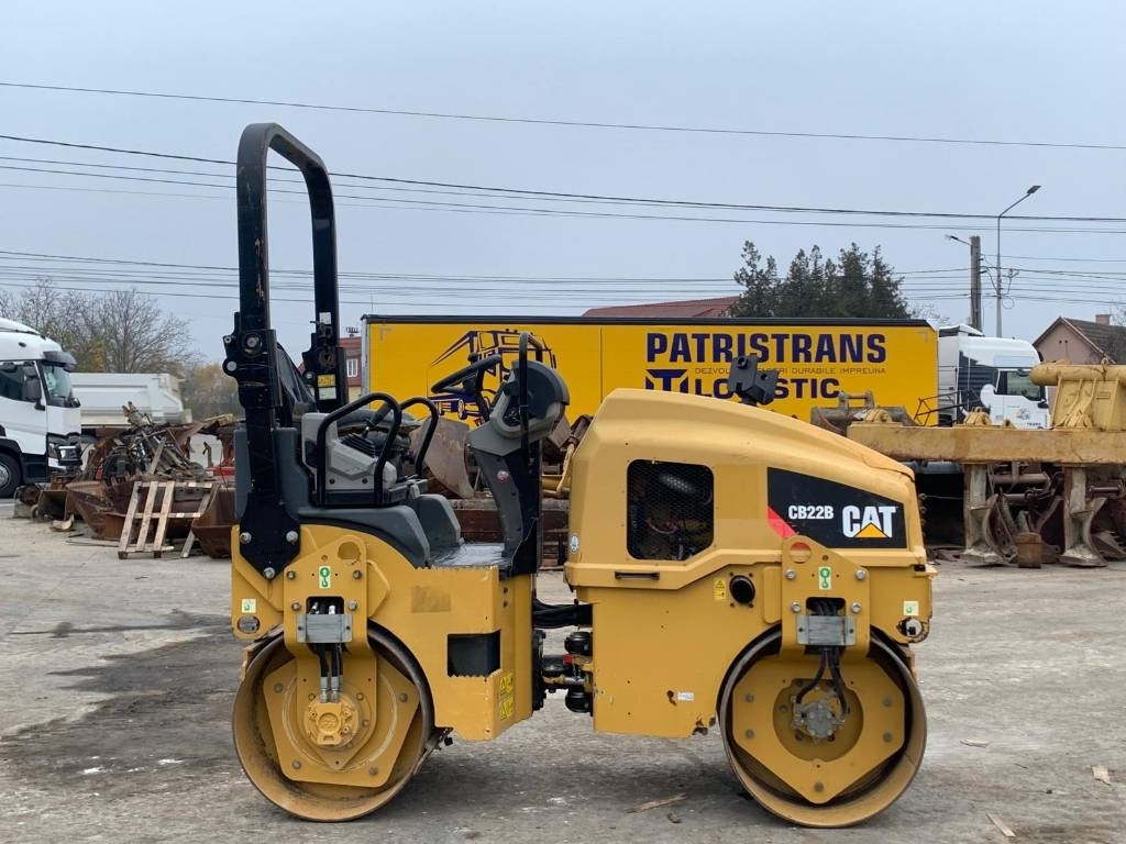 CAT CB 22B - Дорожній каток: фото 5 CAT CB 22B - Дорожній каток: фото 5