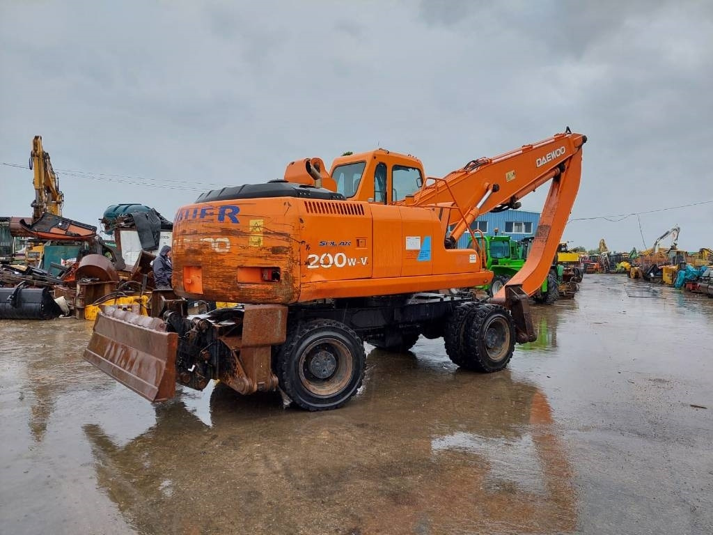Daewoo Doosan S200W-V - Екскаватор: фото 3 Daewoo Doosan S200W-V - Екскаватор: фото 3