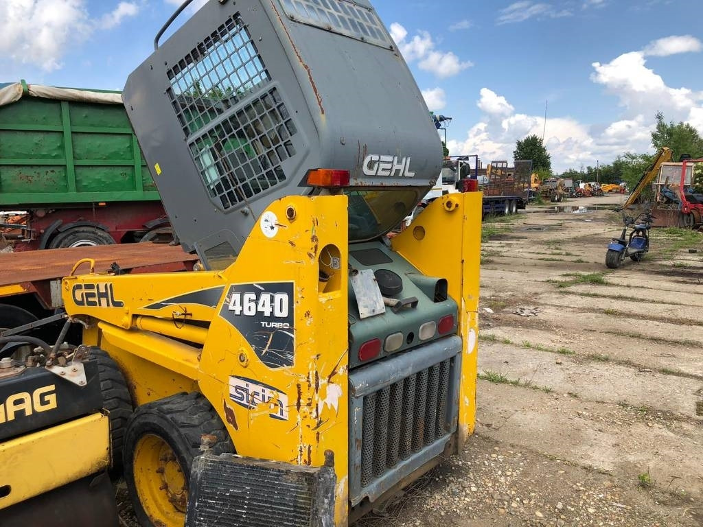 Gehl 4640 FOR PARTS - Міні-навантажувач: фото 2 Gehl 4640 FOR PARTS - Міні-навантажувач: фото 2