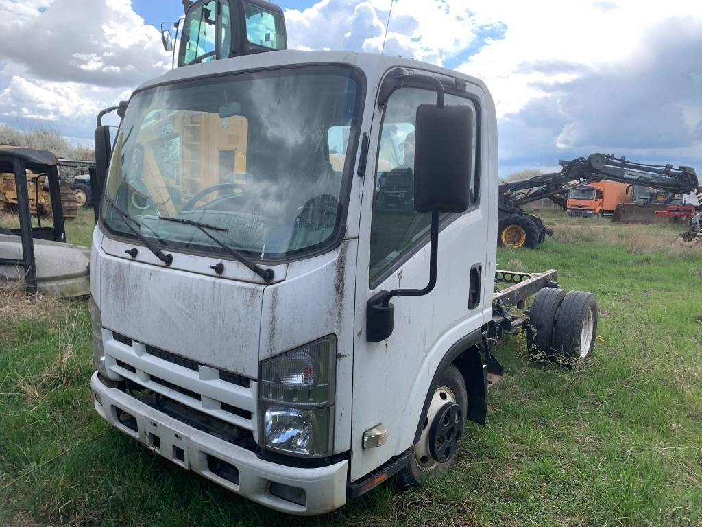 Isuzu FOR PARTS - Вантажівка шасі: фото 2 Isuzu FOR PARTS - Вантажівка шасі: фото 2