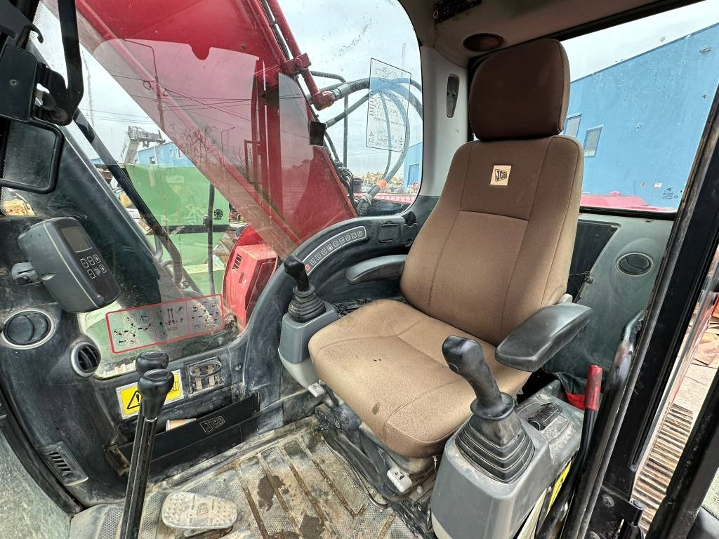 Гусеничний екскаватор JCB JS 240 N LC: фото 12 Гусеничний екскаватор JCB JS 240 N LC: фото 12