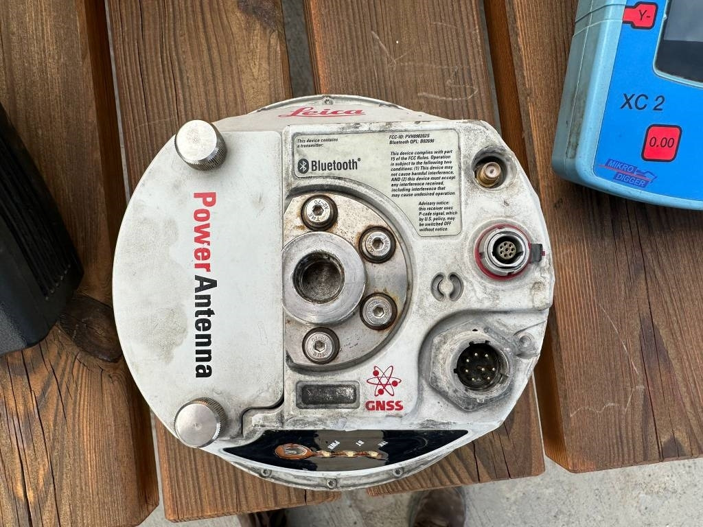Leica Power Antenna Bluetooth + Power Supply BOX - Навігаційна система в категорії Будівельна техніка: фото 1 Leica Power Antenna Bluetooth + Power Supply BOX - Навігаційна система в категорії Будівельна техніка: фото 1