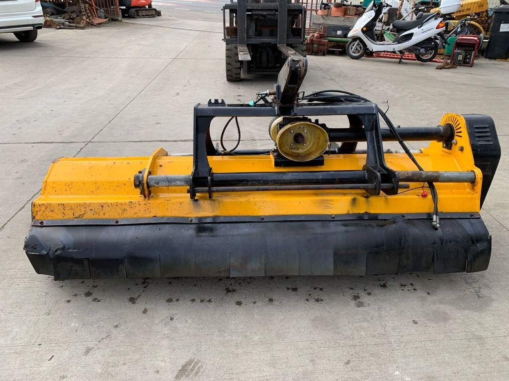 McConnel 230 - Косарка-подрібнювач/ Мульчер: фото 3 McConnel 230 - Косарка-подрібнювач/ Мульчер: фото 3