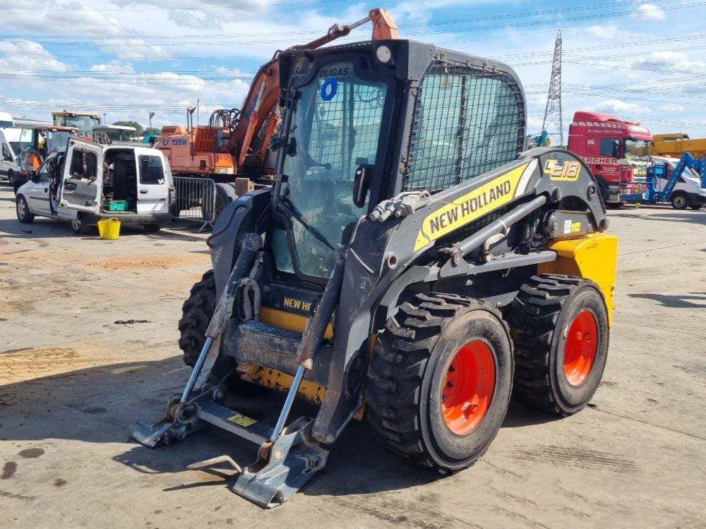 New Holland L 218 - Міні-навантажувач: фото 1 New Holland L 218 - Міні-навантажувач: фото 1