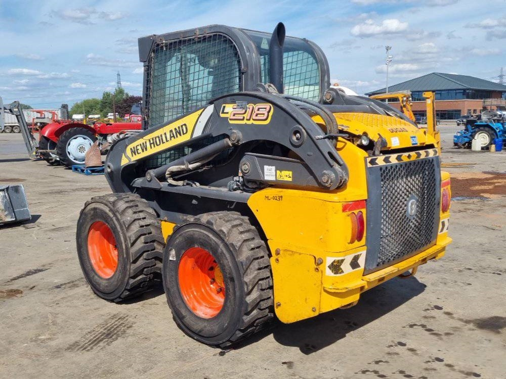New Holland L 218 - Міні-навантажувач: фото 3 New Holland L 218 - Міні-навантажувач: фото 3