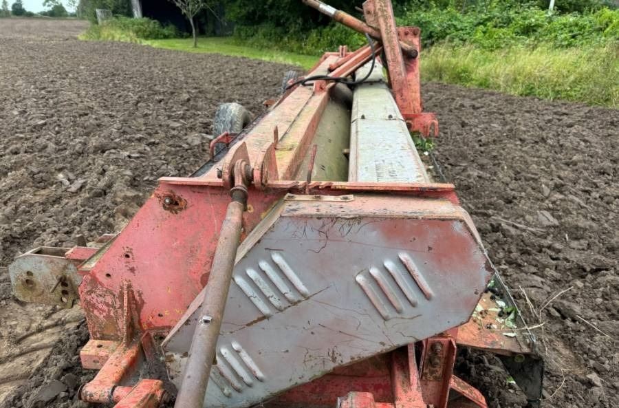 Kuhn 6 - Сільськогосподарська техніка: фото 2 Kuhn 6 - Сільськогосподарська техніка: фото 2