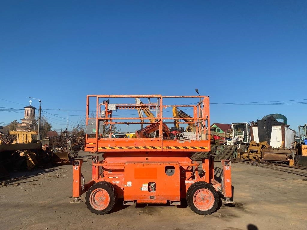 SkyJack SJ 6832 RT - Ножичний підйомник: фото 5 SkyJack SJ 6832 RT - Ножичний підйомник: фото 5