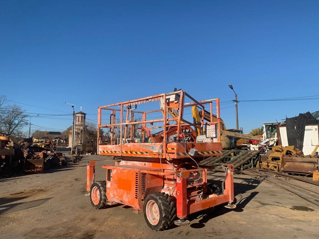 SkyJack SJ 6832 RT - Ножичний підйомник: фото 4 SkyJack SJ 6832 RT - Ножичний підйомник: фото 4