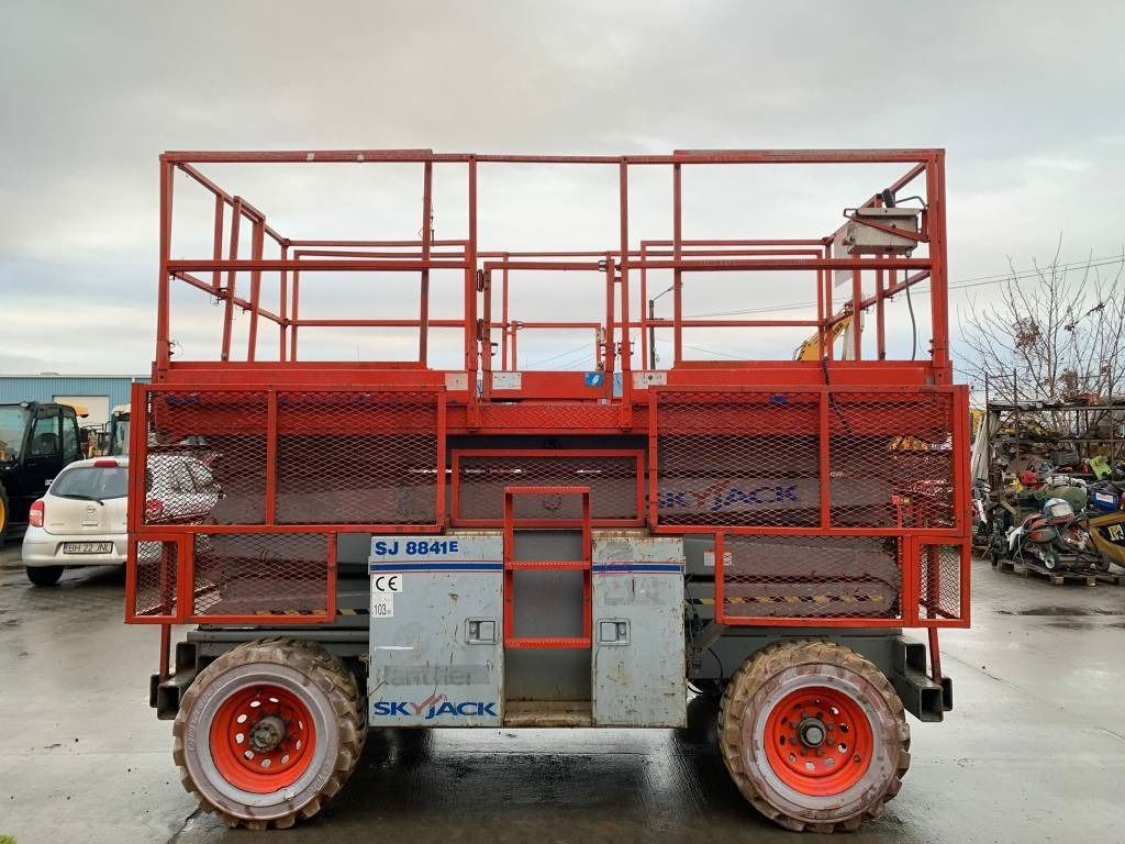 SkyJack SJ 8841 - Ножичний підйомник: фото 3 SkyJack SJ 8841 - Ножичний підйомник: фото 3