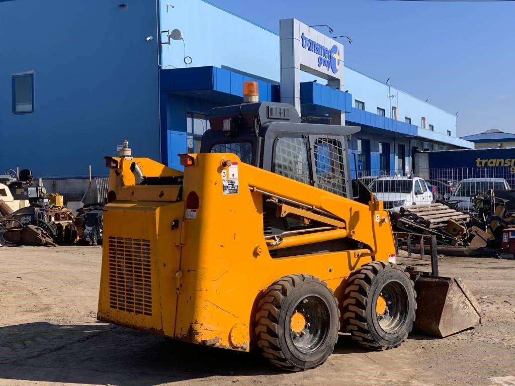 Taian Load65 - Міні-навантажувач: фото 4 Taian Load65 - Міні-навантажувач: фото 4